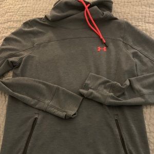 Under Armour womens cowl neck size large